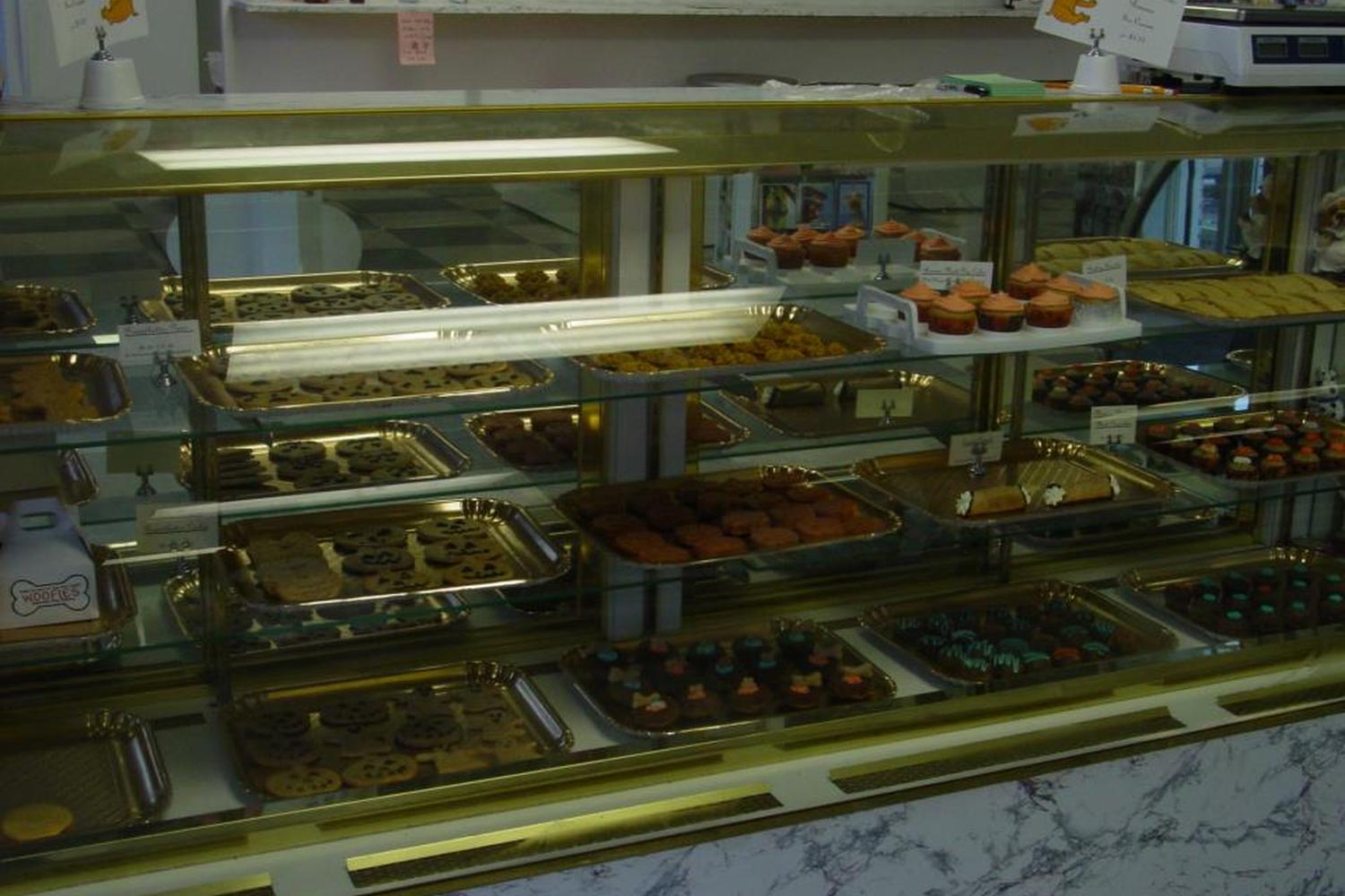 WOOFIES Gourmet Dog Bakery 5