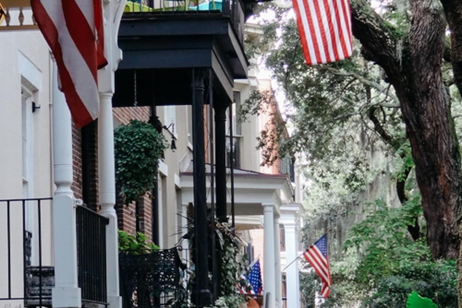Stroll with Savannah Tours and Tales 0