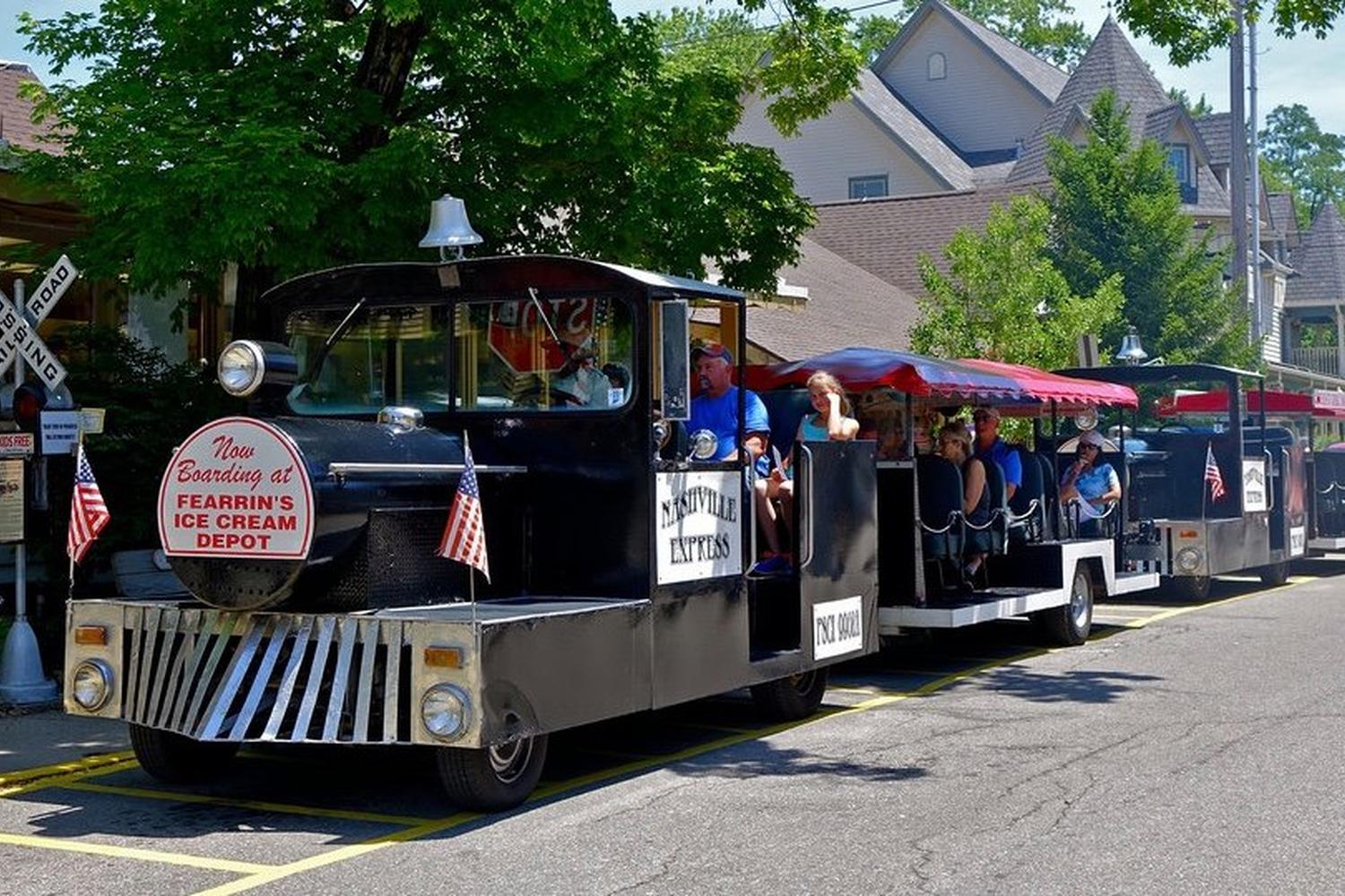 train tours nashville