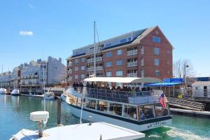 Portland Discovery Land and Sea Tours